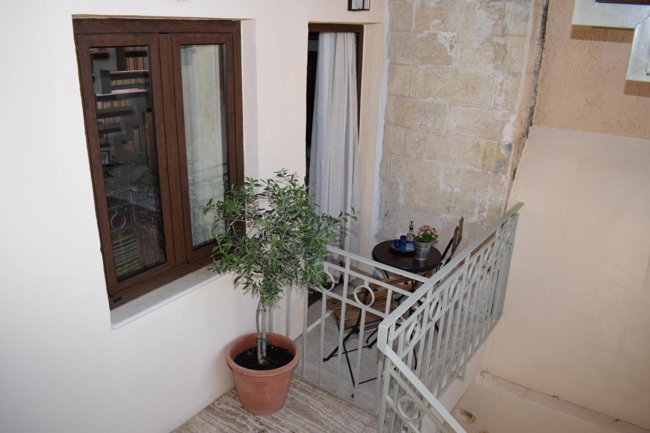 Loggia Traditional Suites 레팀노 외부 사진