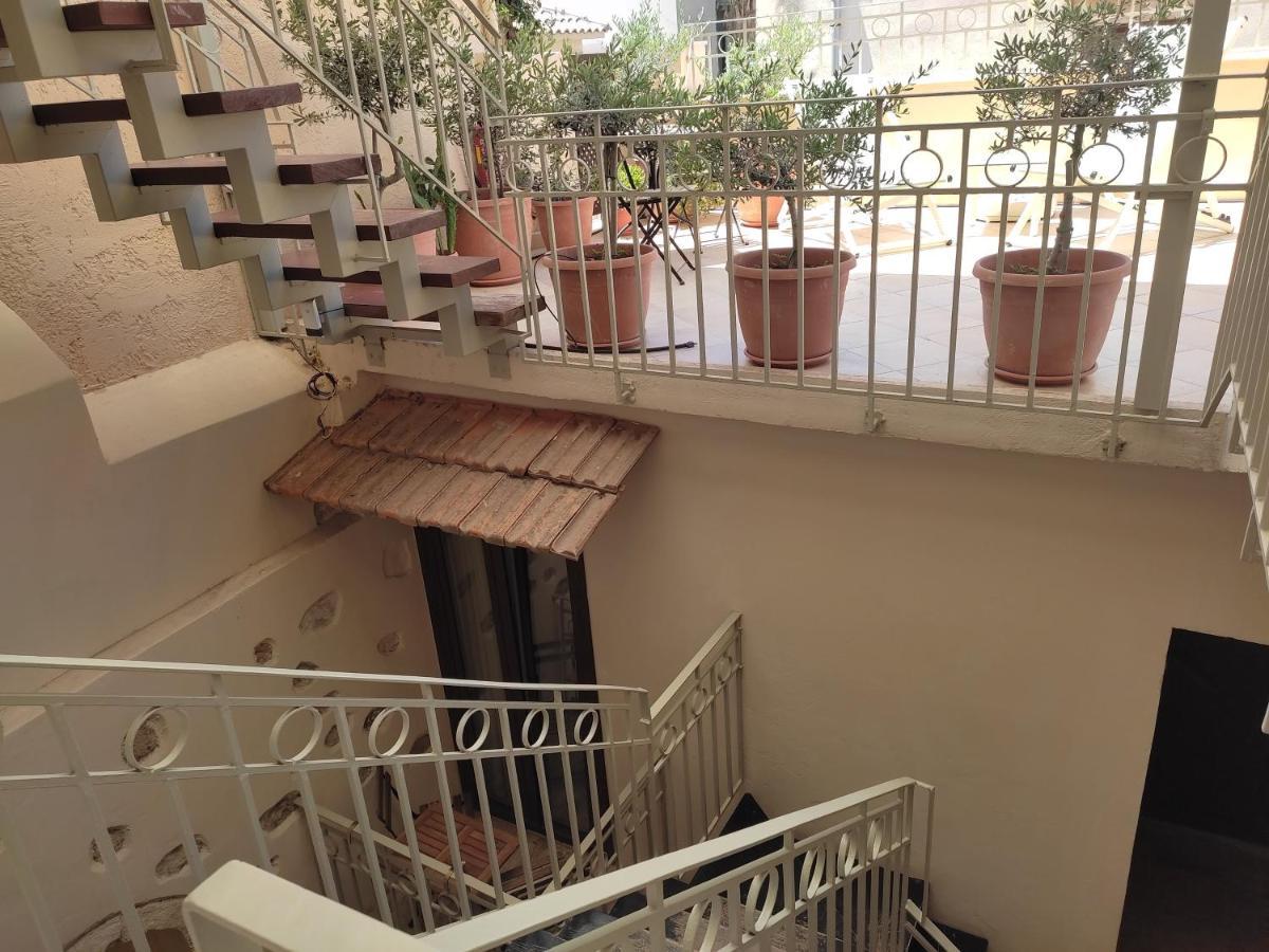 Loggia Traditional Suites 레팀노 외부 사진