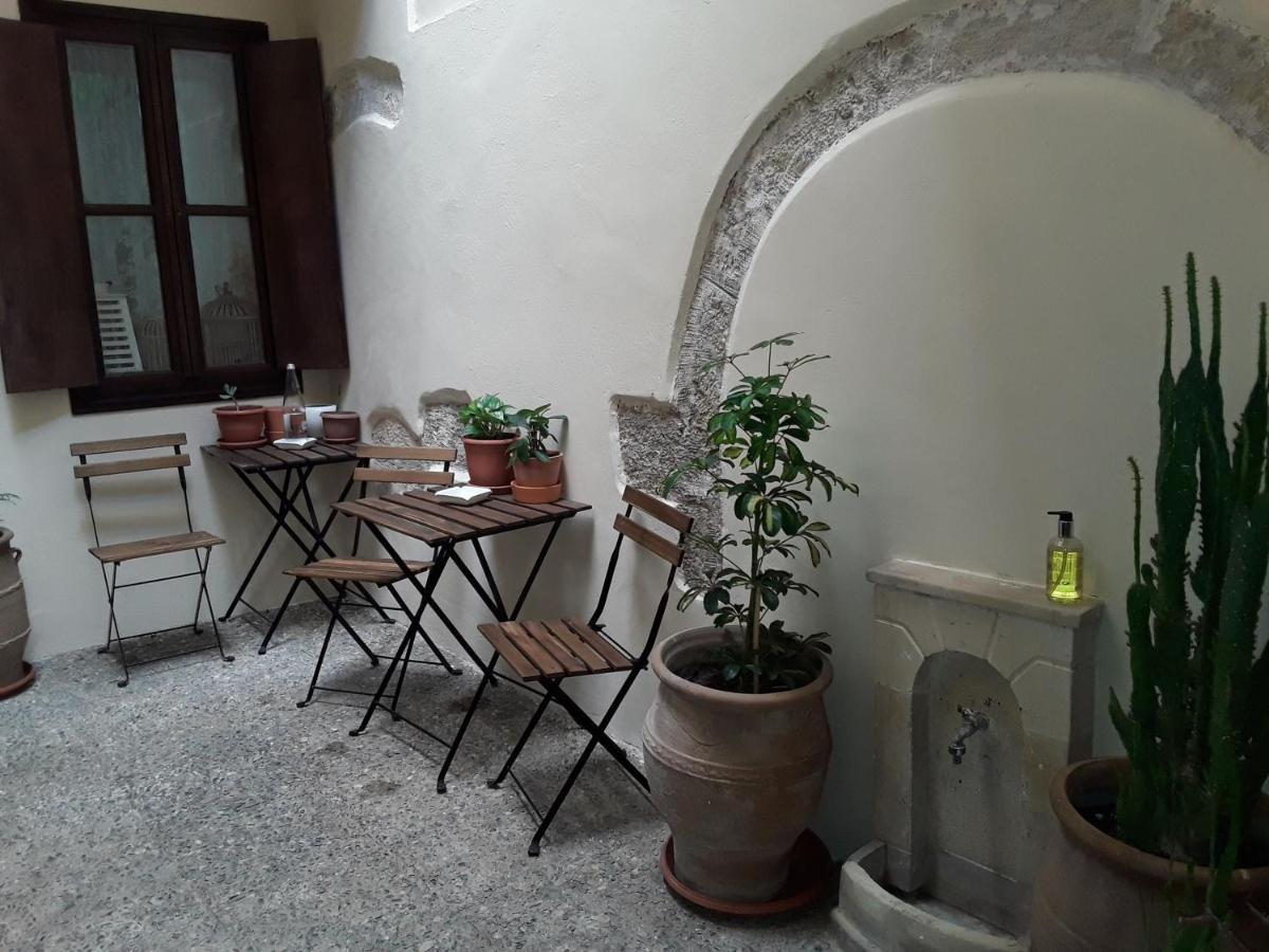 Loggia Traditional Suites 레팀노 외부 사진