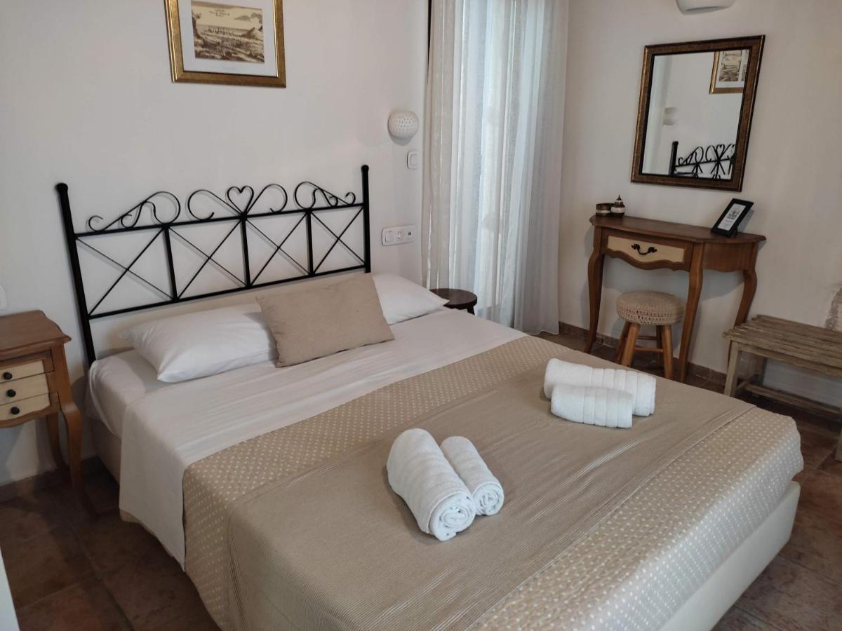 Loggia Traditional Suites 레팀노 외부 사진