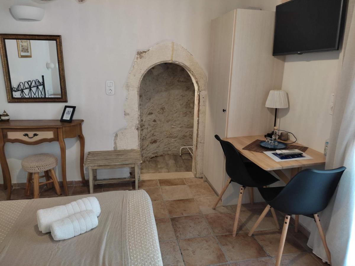 Loggia Traditional Suites 레팀노 외부 사진