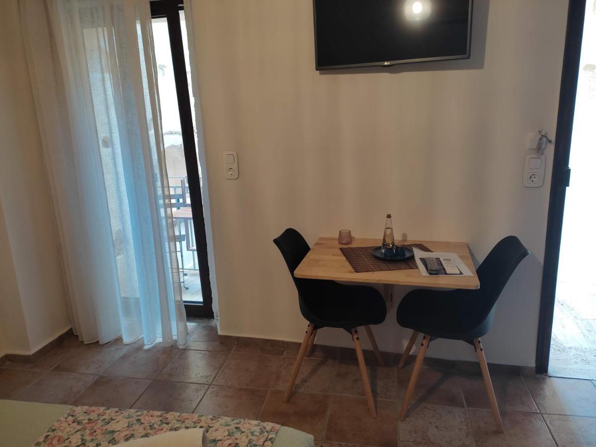 Loggia Traditional Suites 레팀노 외부 사진