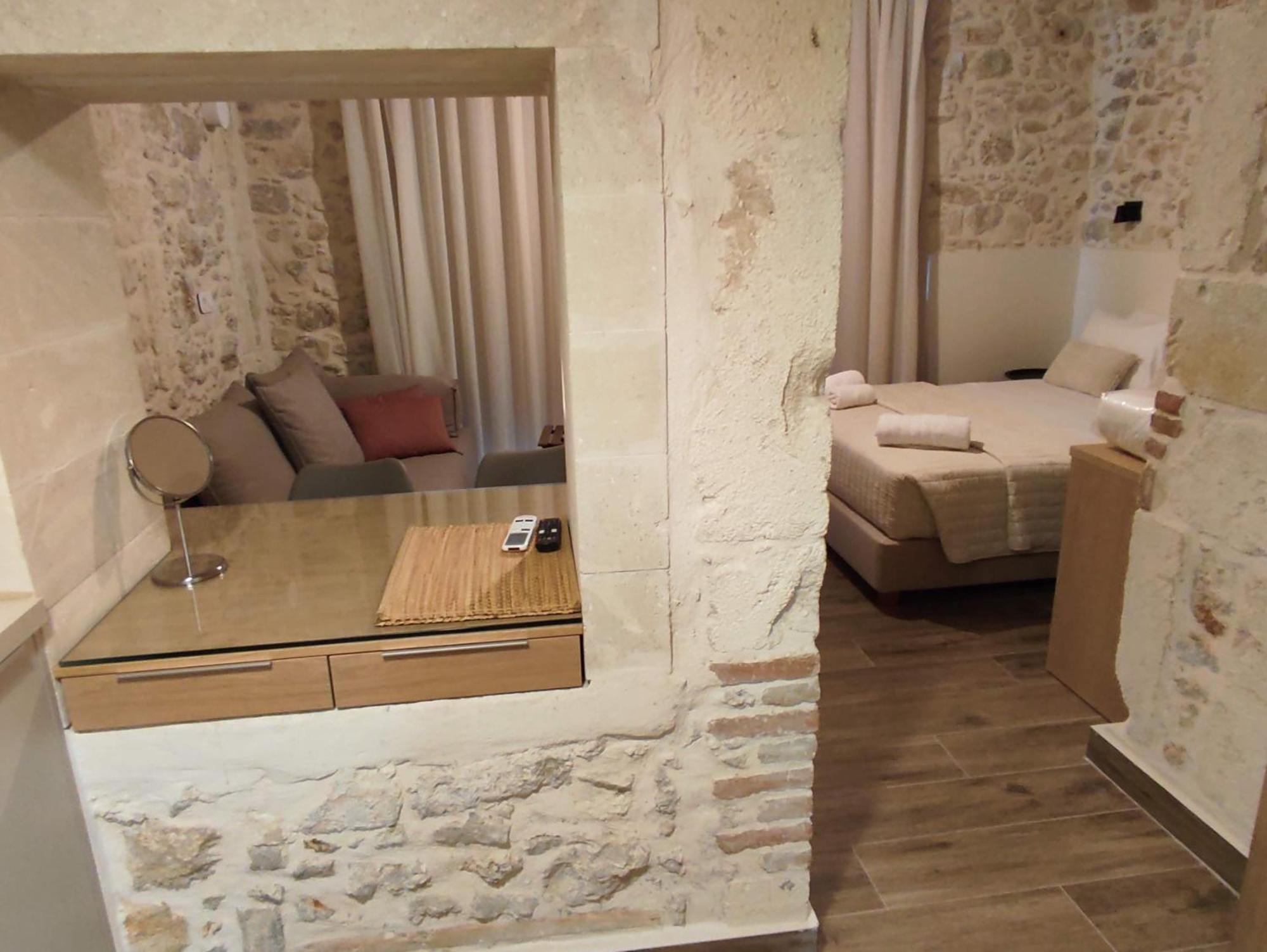 Loggia Traditional Suites 레팀노 객실 사진