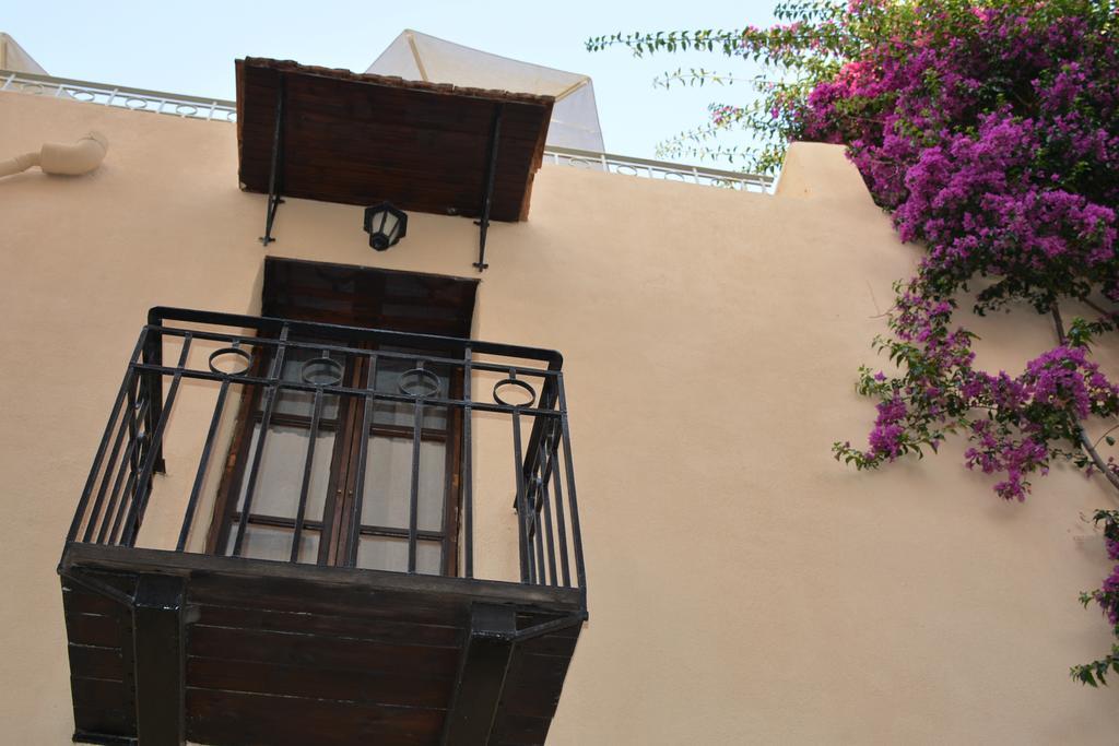 Loggia Traditional Suites 레팀노 외부 사진